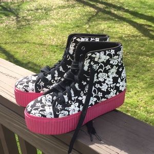 JC Play Black and White. Pink Platforms!